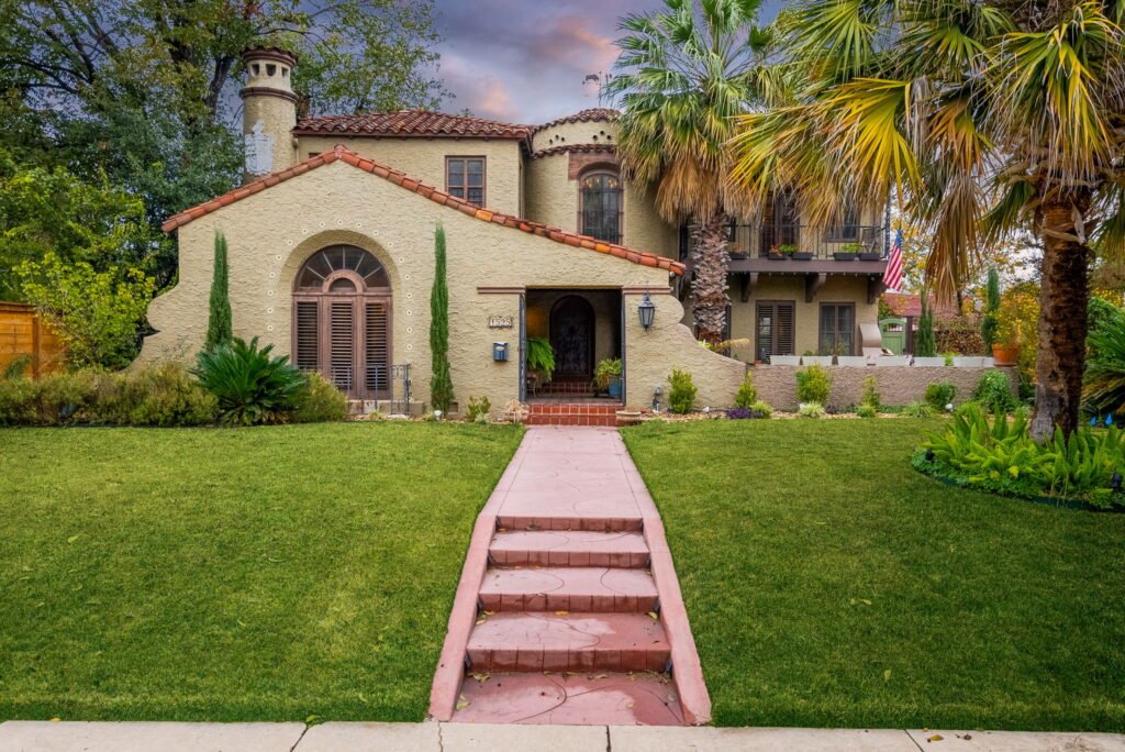 Mulberry Oasis! Spanish Gem, 5B Pool Villa, Mins to River Walk