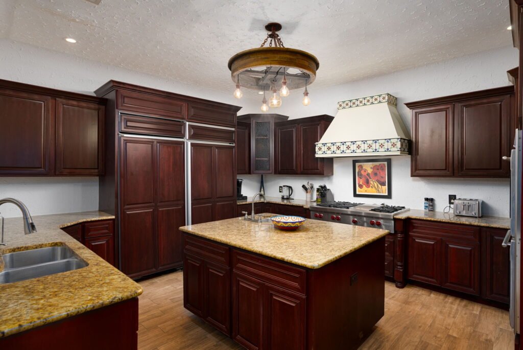 Mulberry Oasis! Spanish Gem, 5B Pool Villa, Mins to River Walk