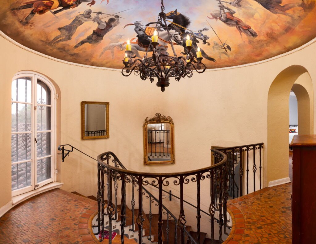 Mulberry Oasis! Spanish Gem, 5B Pool Villa, Mins to River Walk