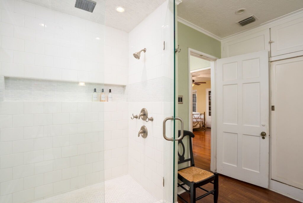 Mulberry Oasis! Spanish Gem, 5B Pool Villa, Mins to River Walk