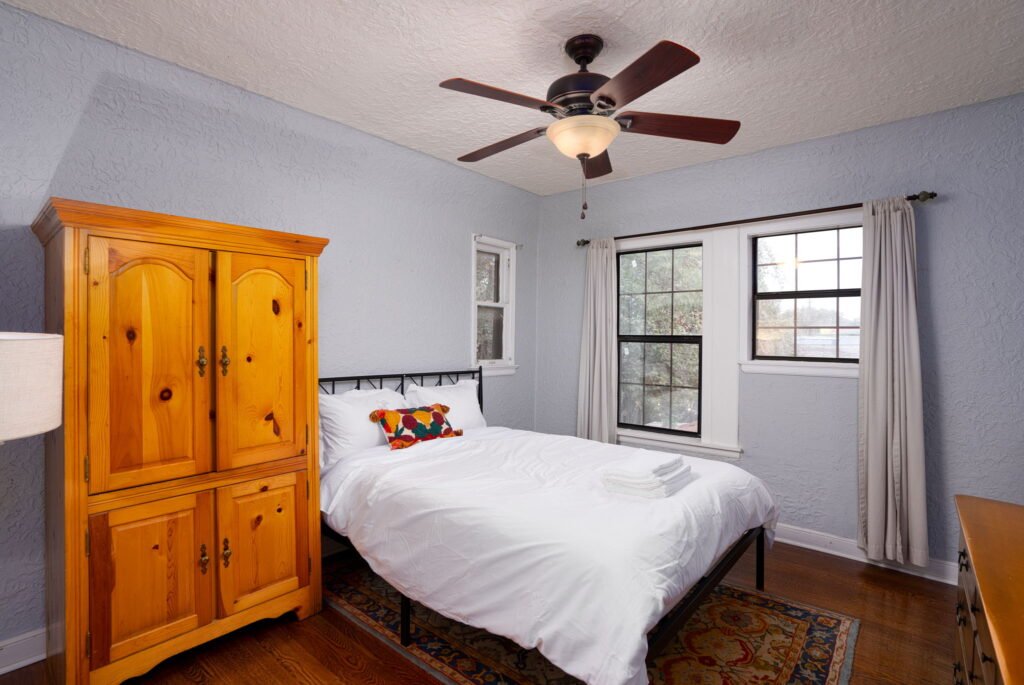 Mulberry Oasis! Spanish Gem, 5B Pool Villa, Mins to River Walk