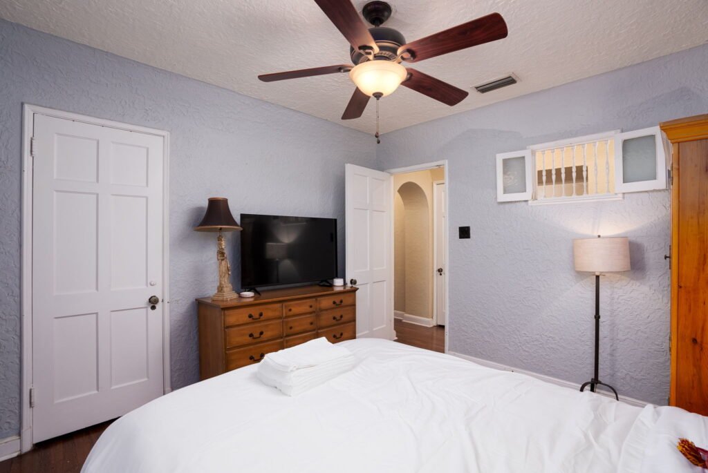 Mulberry Oasis! Spanish Gem, 5B Pool Villa, Mins to River Walk