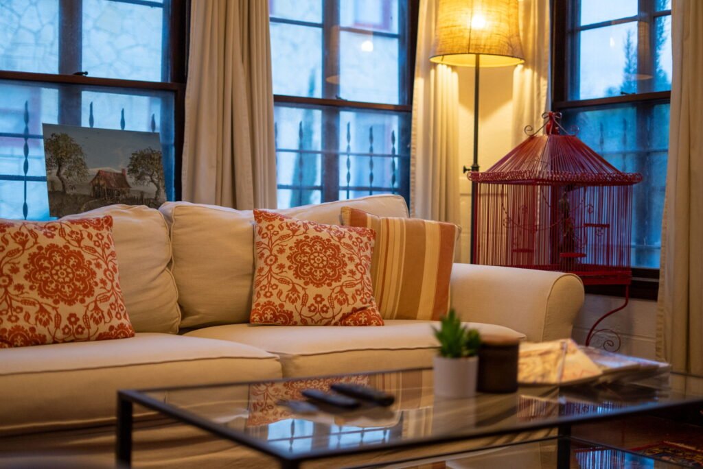 Mulberry Oasis! Spanish Gem, 5B Pool Villa, Mins to River Walk