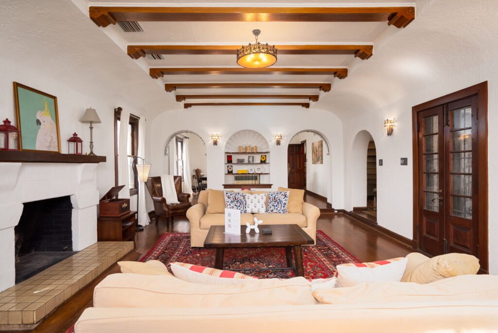 Mulberry Oasis! Spanish Gem, 5B Pool Villa, Mins to River Walk