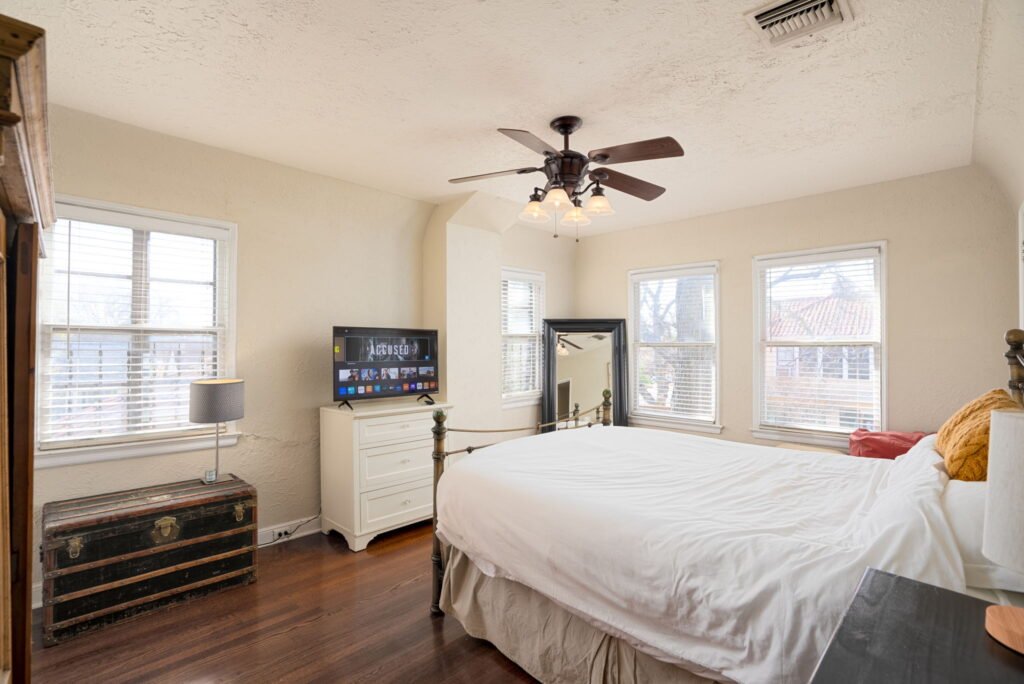 Mulberry Oasis! Spanish Gem, 5B Pool Villa, Mins to River Walk