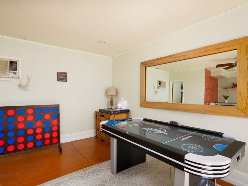 Mulberry Oasis! Spanish Gem, 5B Pool Villa, Mins to River Walk