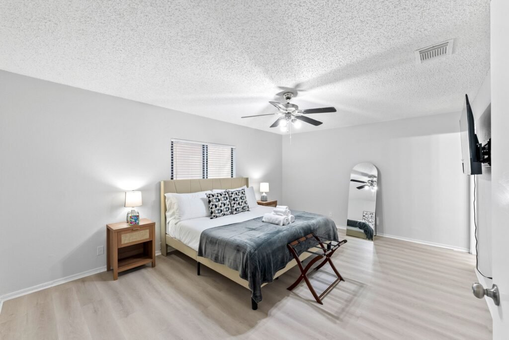 Villa @ April! 3B Pool Villa, Mins to SeaWorld