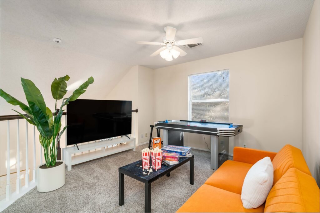 Oaks Resort! 3B Pool Villa, Mini Golf, Yard Games