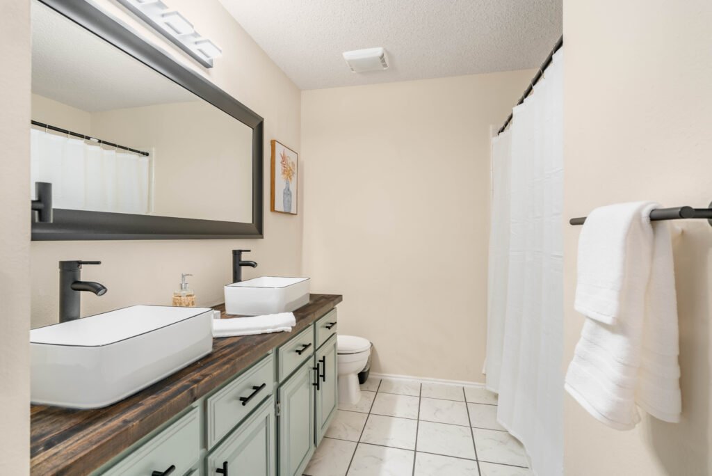 Oaks Resort! 3B Pool Villa, Mini Golf, Yard Games