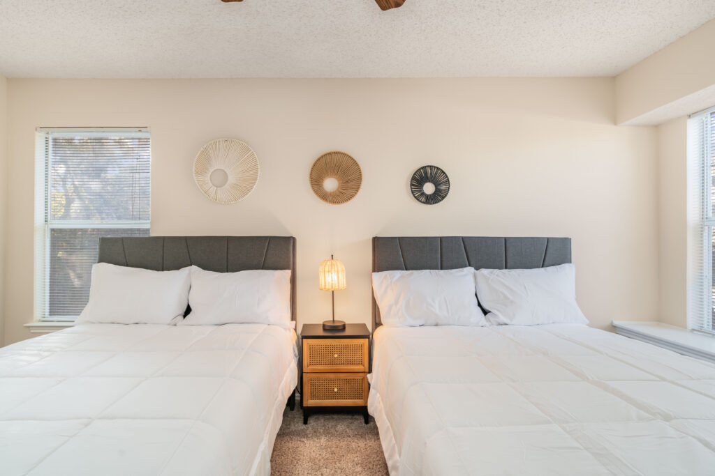 Oaks Resort! 3B Pool Villa, Mini Golf, Yard Games