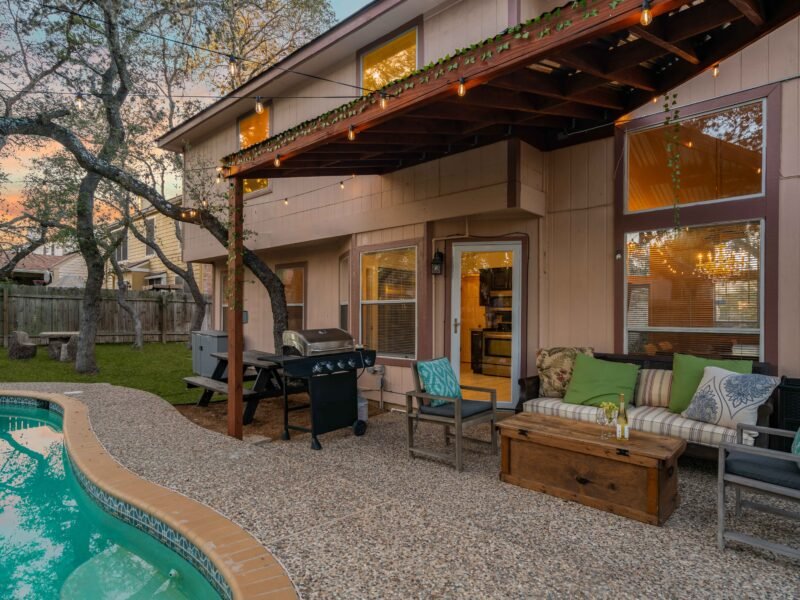 Oaks Resort! 3B Pool Villa, Mini Golf, Yard Games