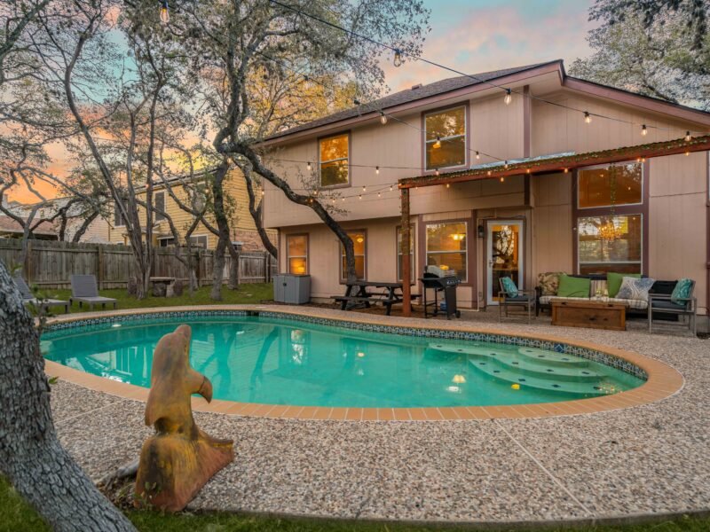 Oaks Resort! 3B Pool Villa, Mini Golf, Yard Games